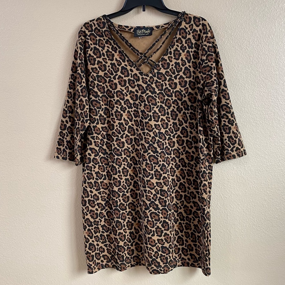 Bob Mackie Size XL Wearable Art Leopard Print Sequins Beaded Neckline Tunic Top‎